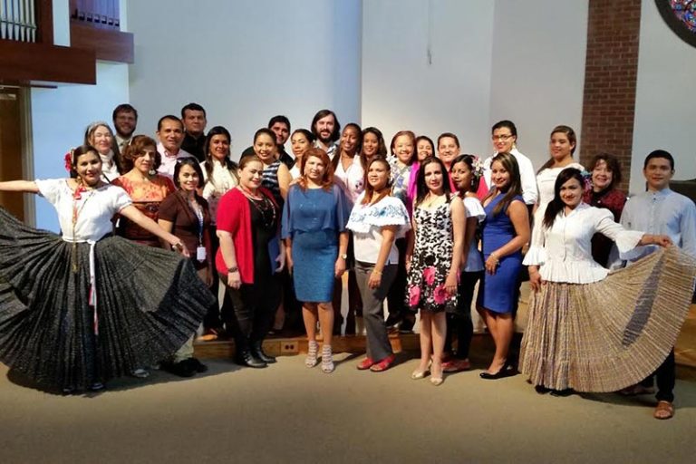 Panama-Bilingue-Group_800