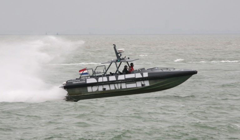 Interceptor_Boat_1102