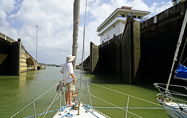 transit the panama canal by yacht
