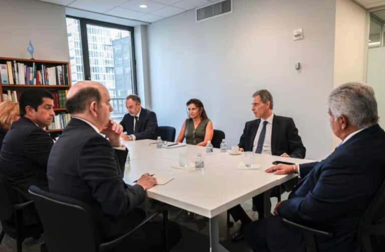 CMA CGM representatives discussing planned Panama ports Corozal and Telfer with President Mulino