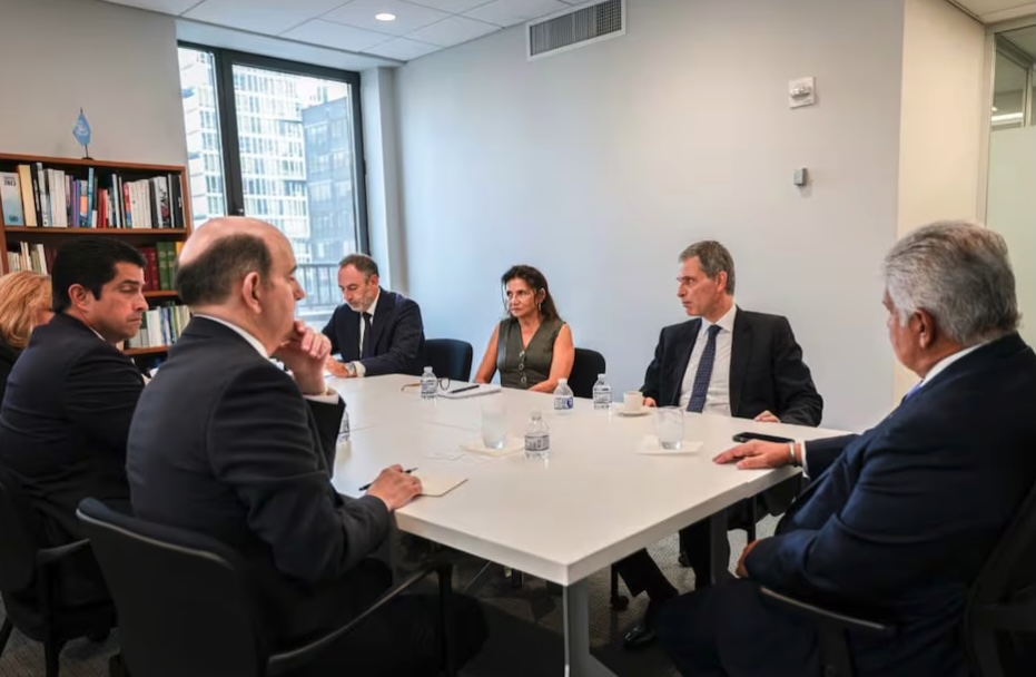 CMA CGM representatives discussing planned Panama ports Corozal and Telfer with President Mulino