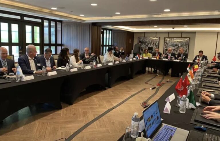 Panama law firms collaborating on international legal services