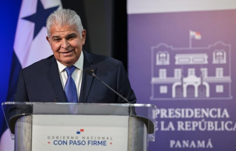 President José Raúl Mulino and President Santiago Peña during official visit to Panama