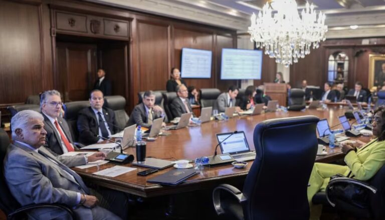 Panama IDB loan to strengthen pension system and finance 2025 state budget