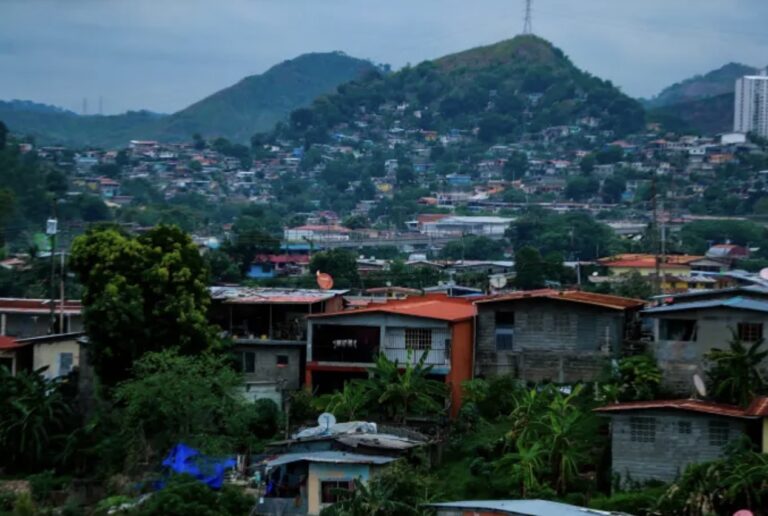 Map of the Panama–San Miguelito cable car project with six planned stations improving urban mobility"