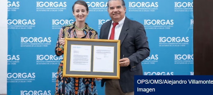 Scientists conducting genomic surveillance for pathogen sequencing at the Gorgas Institute in Panama.