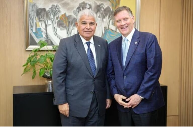 Meeting on Panama Canal Logistics between Panamanian President and Georgia Governor to strengthen US-Panama Trade.