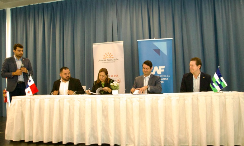 Signing ceremony for the agreement between CAPES and CAF to boost Panama Solar Energy projects and Green SME Financing.