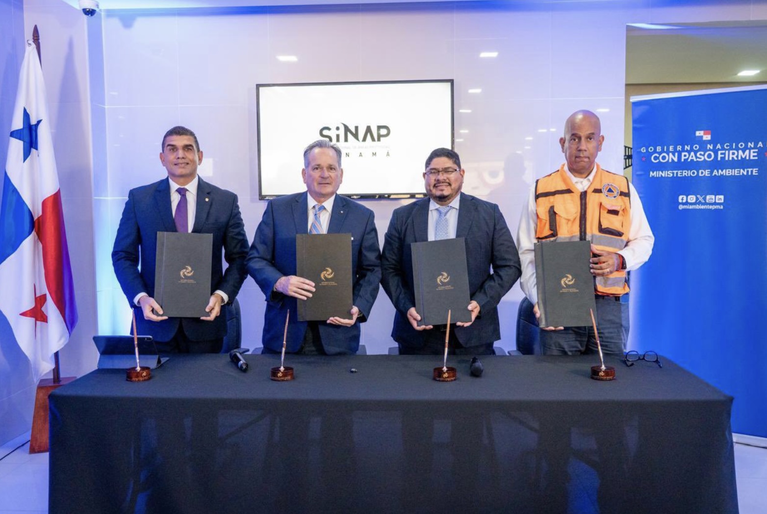 Panoramic view of Volcán Barú National Park showing a hiker accessing the new Volcán Barú Free Wi-Fi network.