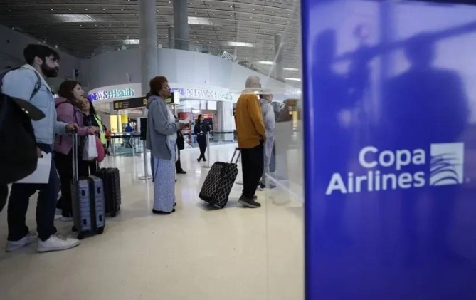 A Copa Airlines aircraft preparing for Panama Caracas flights at Tocumen International Airport.