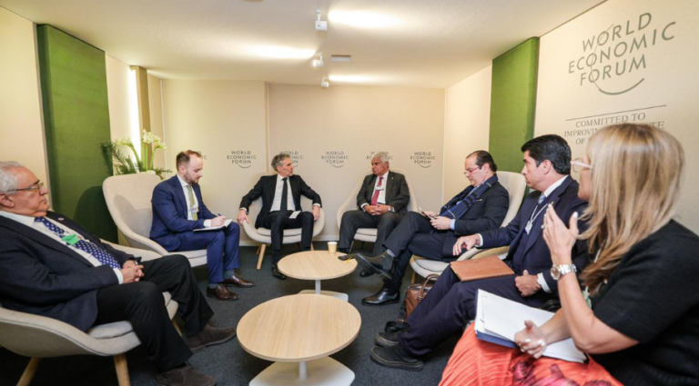 President Mulino and Prime Minister Schoof discussing Panama-Netherlands maritime cooperation and port technology.