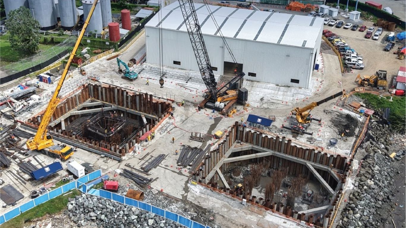 Construction crews working on the Fourth Bridge project during the main tower construction in Panama.