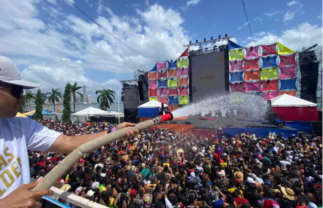 Traditional parades and dancers promoting Panama Carnival tourism to international visitors.