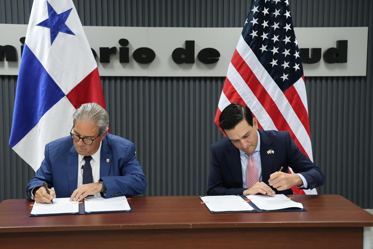 High-level officials signing the Global Health Strategy and bilateral medical agreement between the US and Panama.
