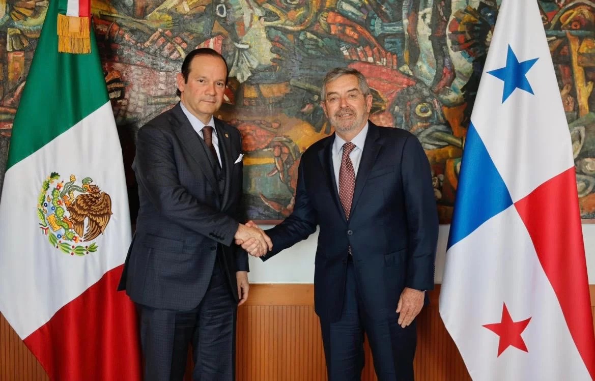 Official meeting regarding the Canal Neutrality Treaty and diplomatic cooperation between Panama and Mexico.