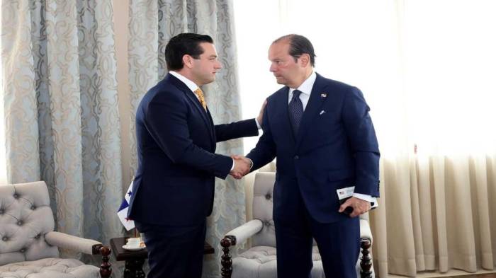 Panamanian officials demonstrating Panama diplomatic solidarity during international security briefings.