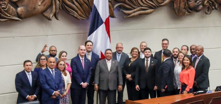 Official session discussing the new Panama Economic Substance Law for international tax transparency.