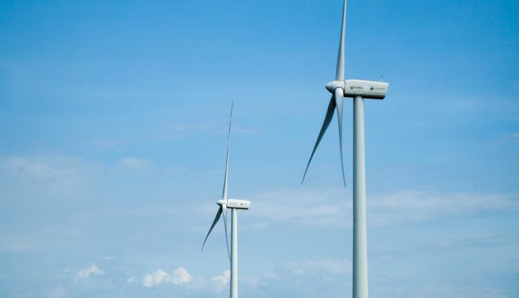 Modern power network infrastructure representing the Panama Energy Efficiency Boost for extreme climate resilience.