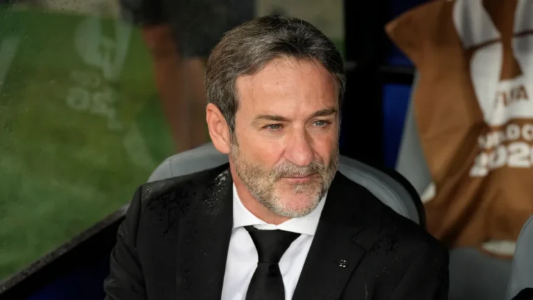 The Panamanian Football Federation signs the new Thomas Christiansen contract to continue as the Panama national team coach.