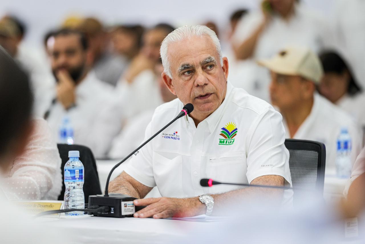 Farmers benefiting from MIDA technical support for agricultural production in Eastern Panama.