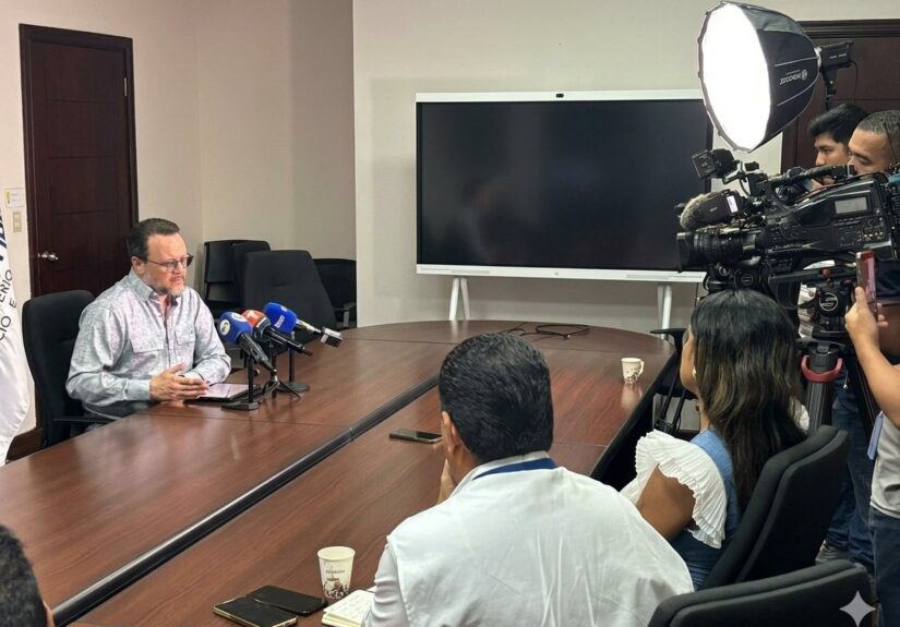 Spanish business investment delegation meeting with MICI officials to discuss Panama Mercosur trade.